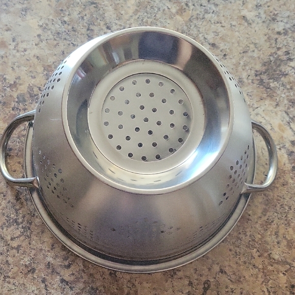 Stainless Steel Colander with Handles - Picture 2 of 5
